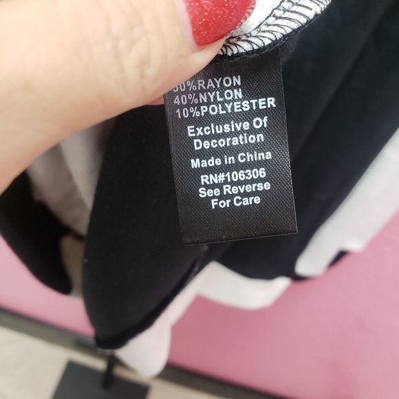 NWT BEREK Colorblock Black and White Santa Sweater - Picture 7 of 8